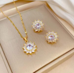 Conjunto de Aretes y Cadena