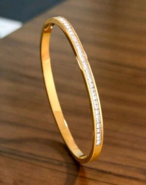 Brazalete Minimalista en Acero Inoxidable