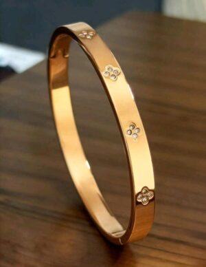 Brazalete Minimalista en Acero Inoxidable